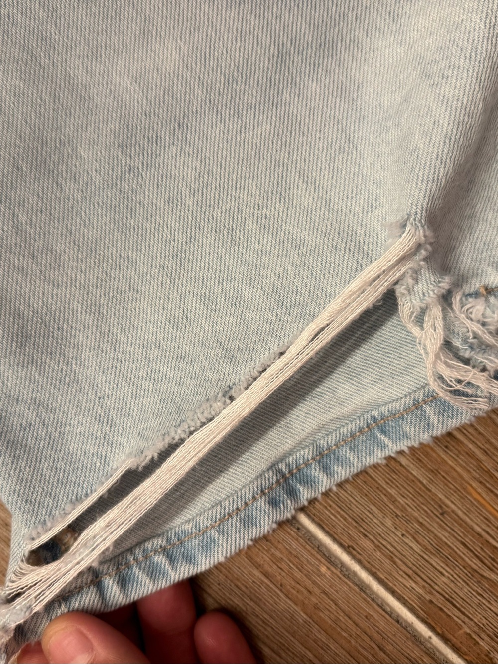 American Eagle Outfitters Relxed Fit Light Wash Distressed Denim Cutoff Shorts - Picture 10 of 12